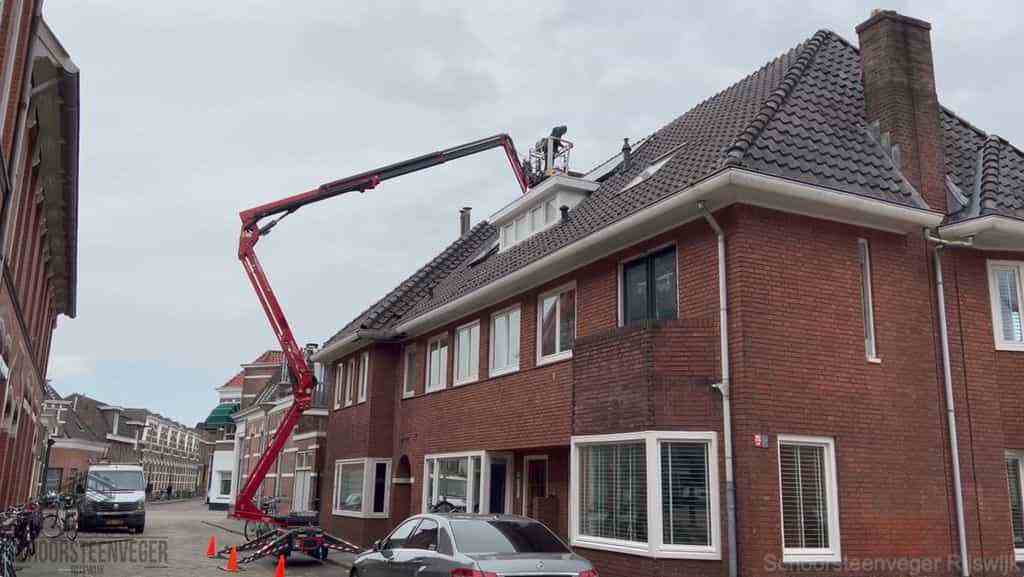 Schoorsteenveger hoogwerker Rijswijk